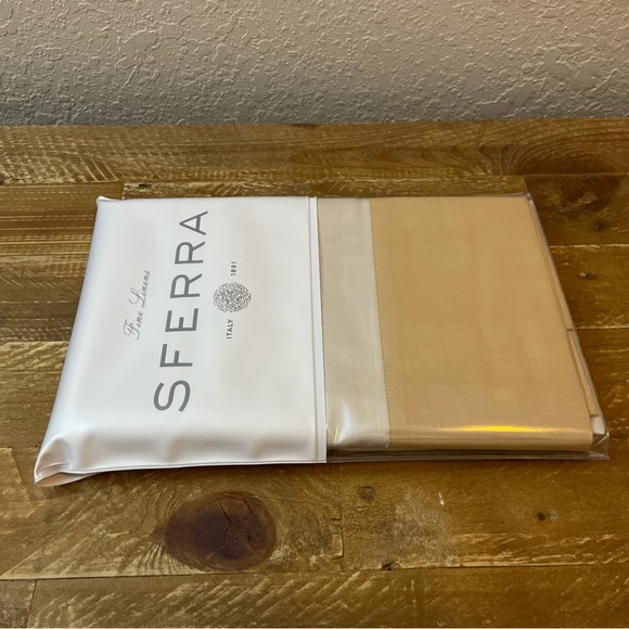 SFERRA Larro Standard Pillowcases GOLD - Picture 3 of 6